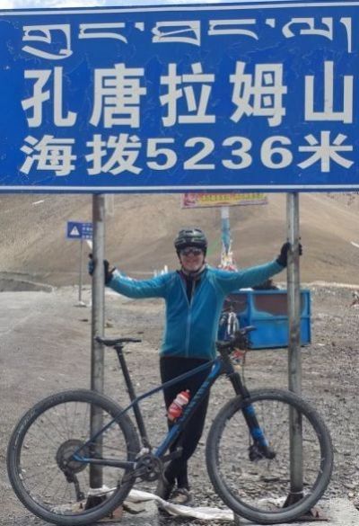 Jason Heffernan Cycling on the  tour with redspokes